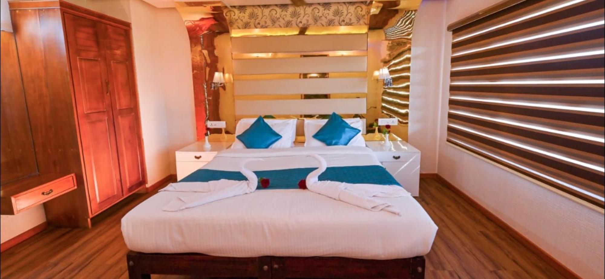 Hotel Victoria Houseboats Alappuzha Exterior foto